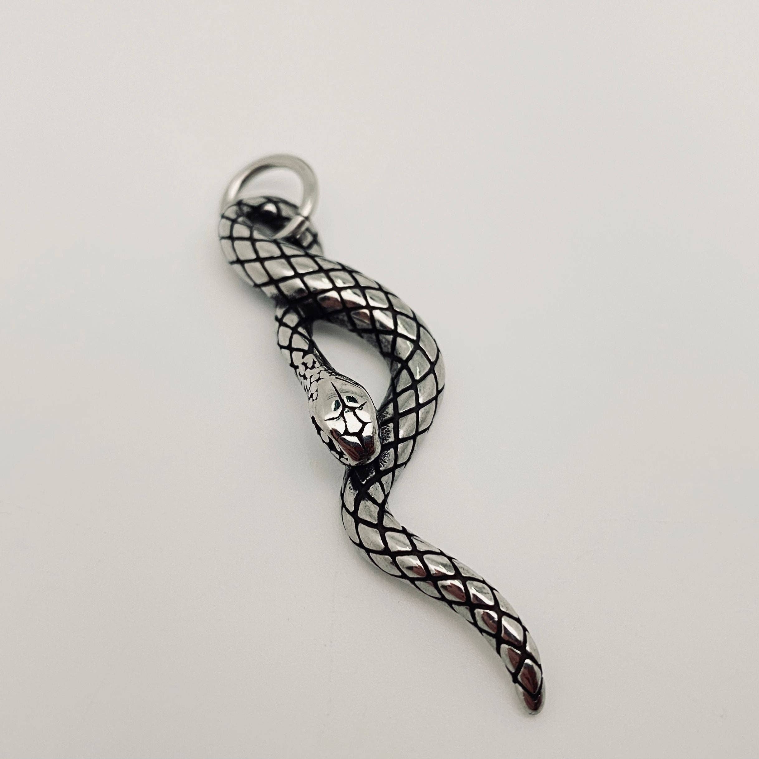 Mio Queena - Vente Breloques/médailles personnalisées - Plusieurs styles de pendentifs en acier inoxydable en forme de serpent1
