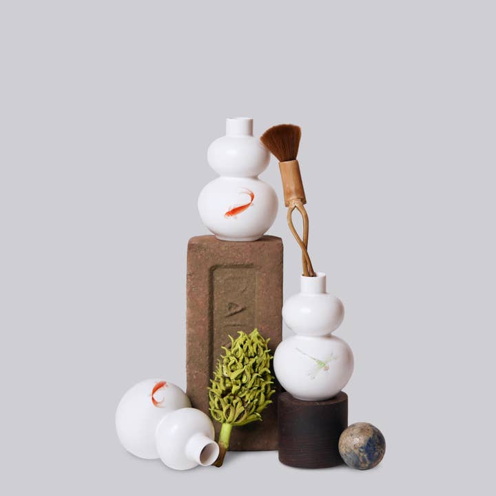 Middle Kingdom - Wholesale Vase - Hand Painted Porcelain Mini Double Lobed Vase3