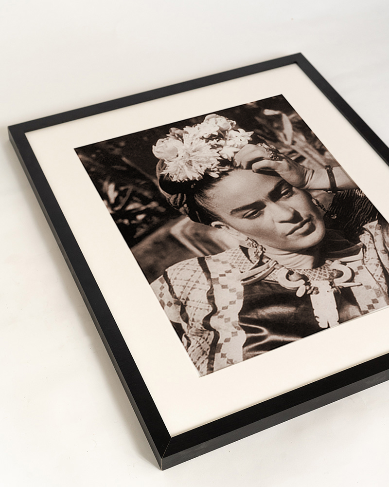 Schwarz Frida Kahlo Bild – Wandkunst mit Rahmen für den Großhandel auf Faire9