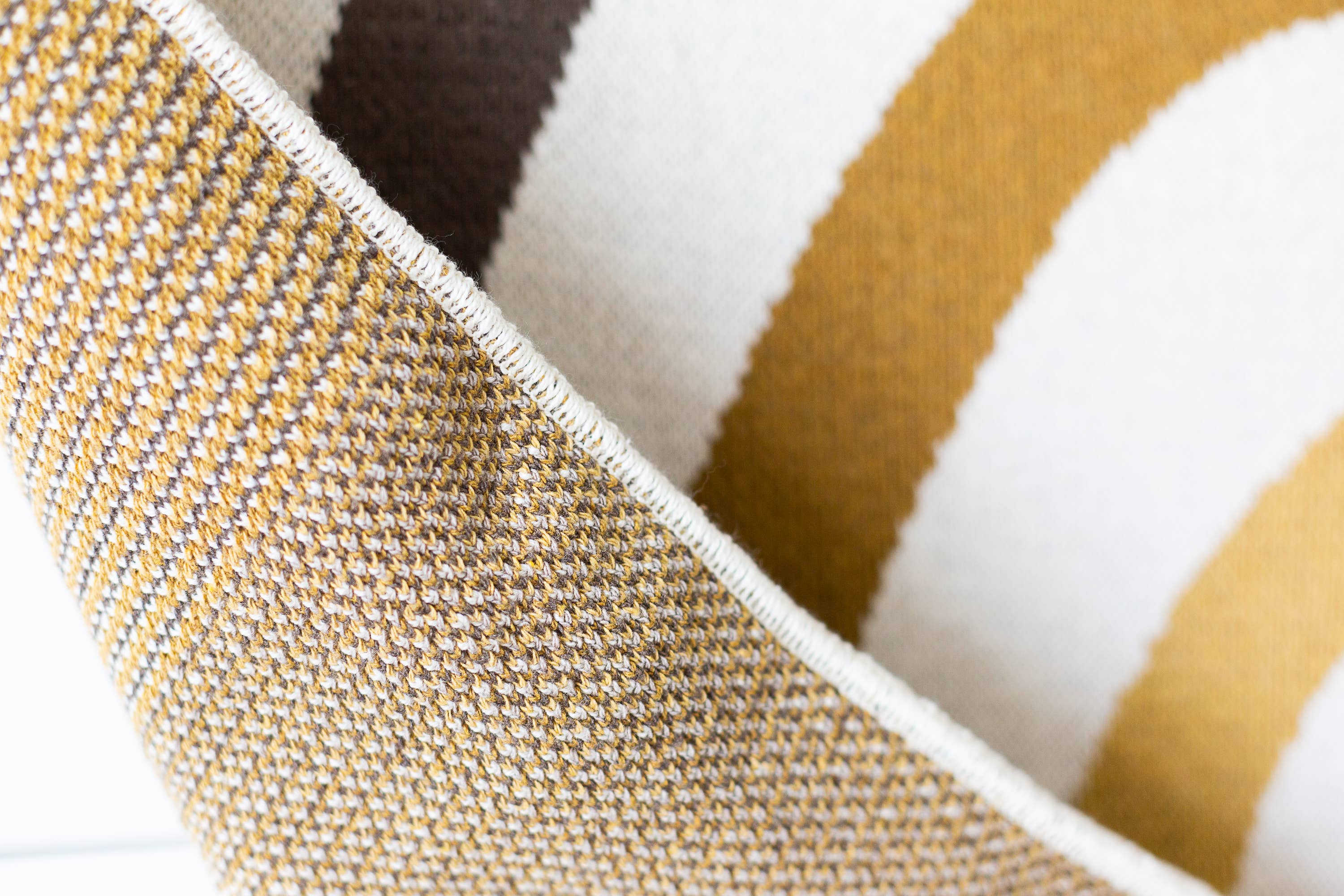 Modern Burlap - Vendita all'ingrosso Plaid - Prodotta negli Stati Uniti | Coperta in maglia arcobaleno | 3 colori8