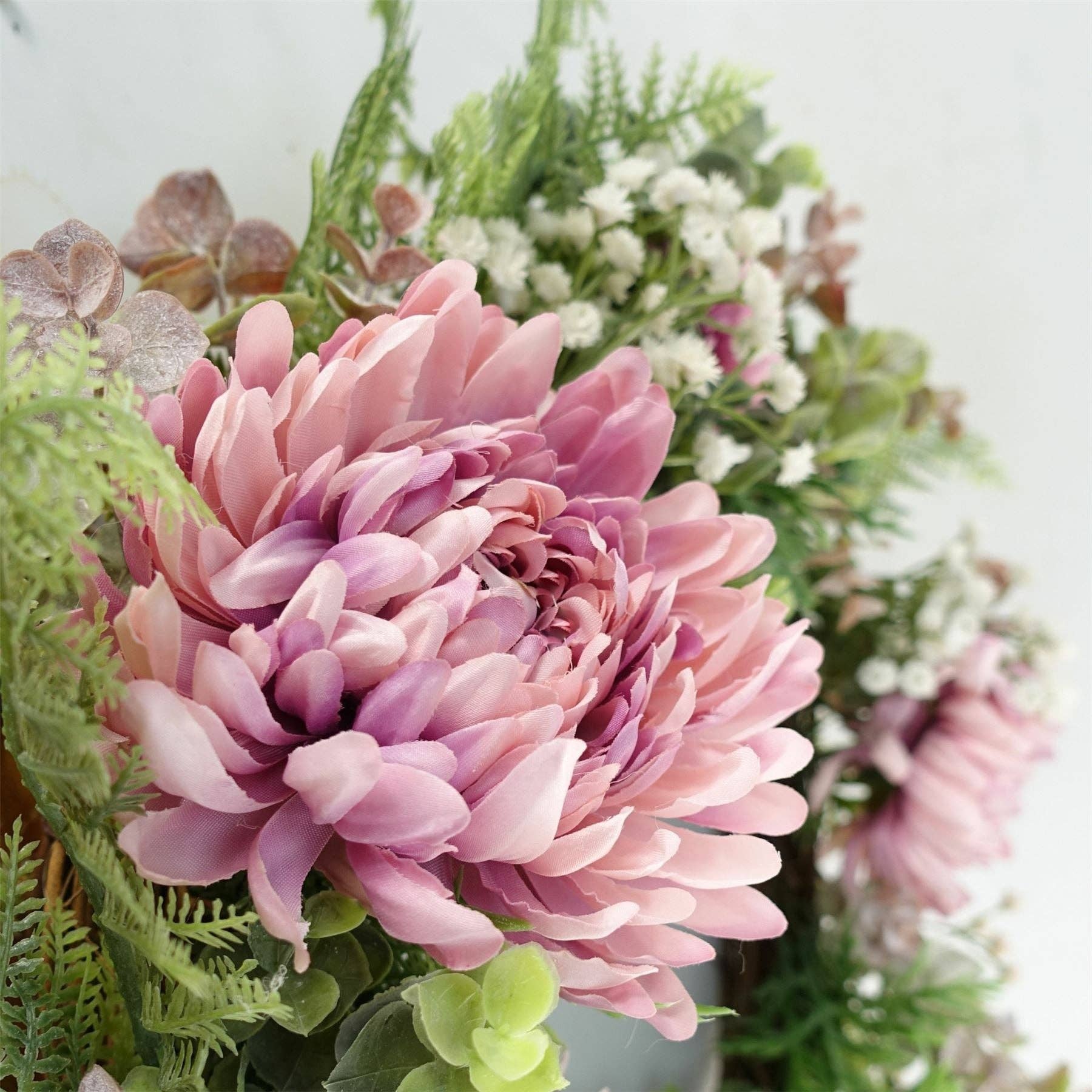 Leaf Design UK LTD – Engroshandel Krans – Botanik kunstig krans med lyserøde blomster – 45 cm1