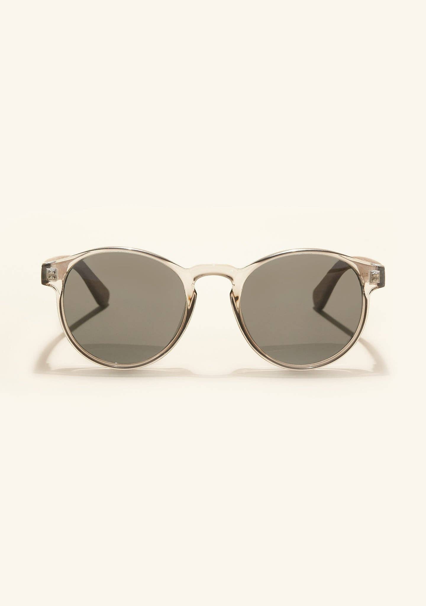 VEYAN - Wholesale Sunglasses - Women's - HANGER10