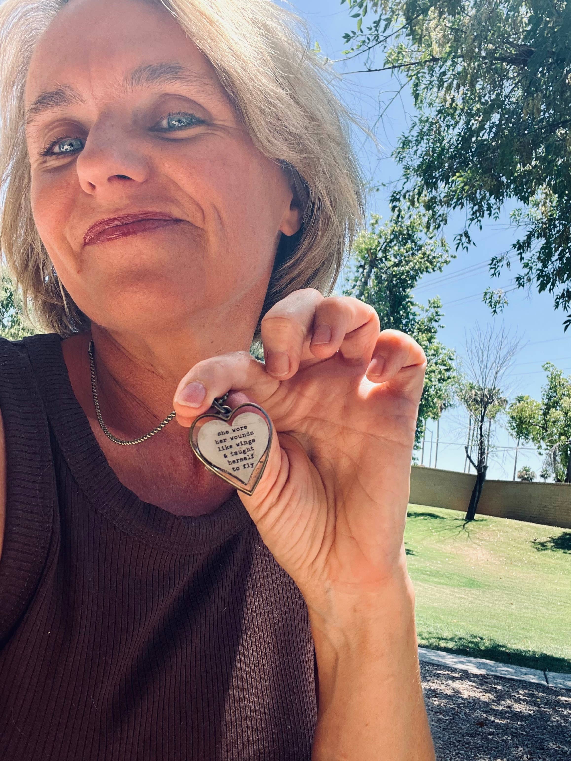 UnfiniSHEd – wholesale Pendant/charm necklace – Not fragile like a flower Silver Heart Necklace2