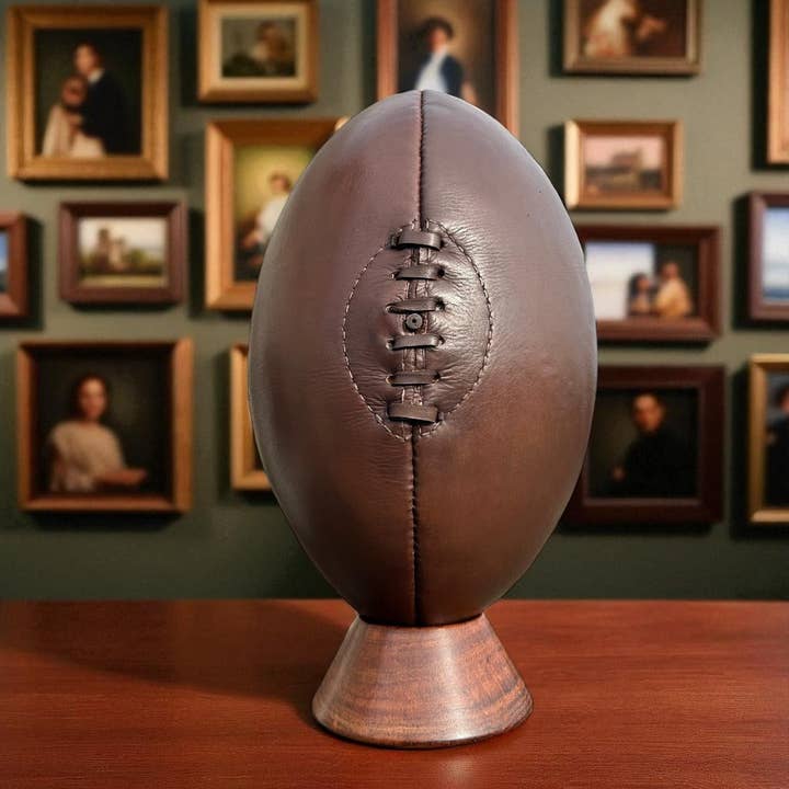 SPORTGIFTZ – wholesale Decorative tabletop object – SPORTGIFTZ Leather Size 5 Rugby Ball with Display Stand ? A Classic for Fans & Collectors3