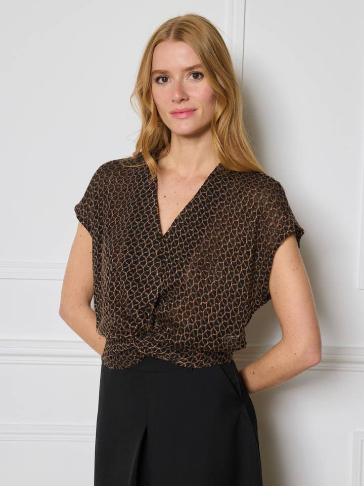 LULUMARY - Wholesale Blouse - Women's - Textured crop top H70010