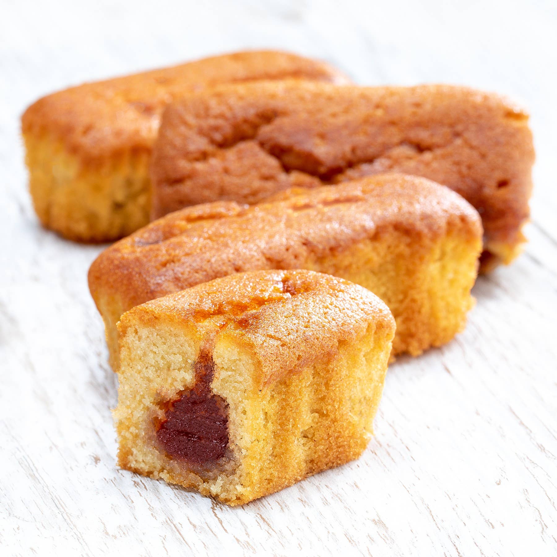 France Cake Tradition - Wholesale Cake - MIX MINI CAKES FILLED WITH STRAWBERRY AND CHOCOLATE3