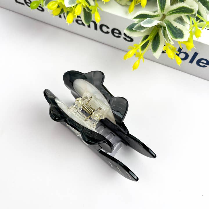 TheDivaSoap - Wholesale Hair Clip - Women's - Raccoon Hair Clip,Acetate Animal Hair Claw