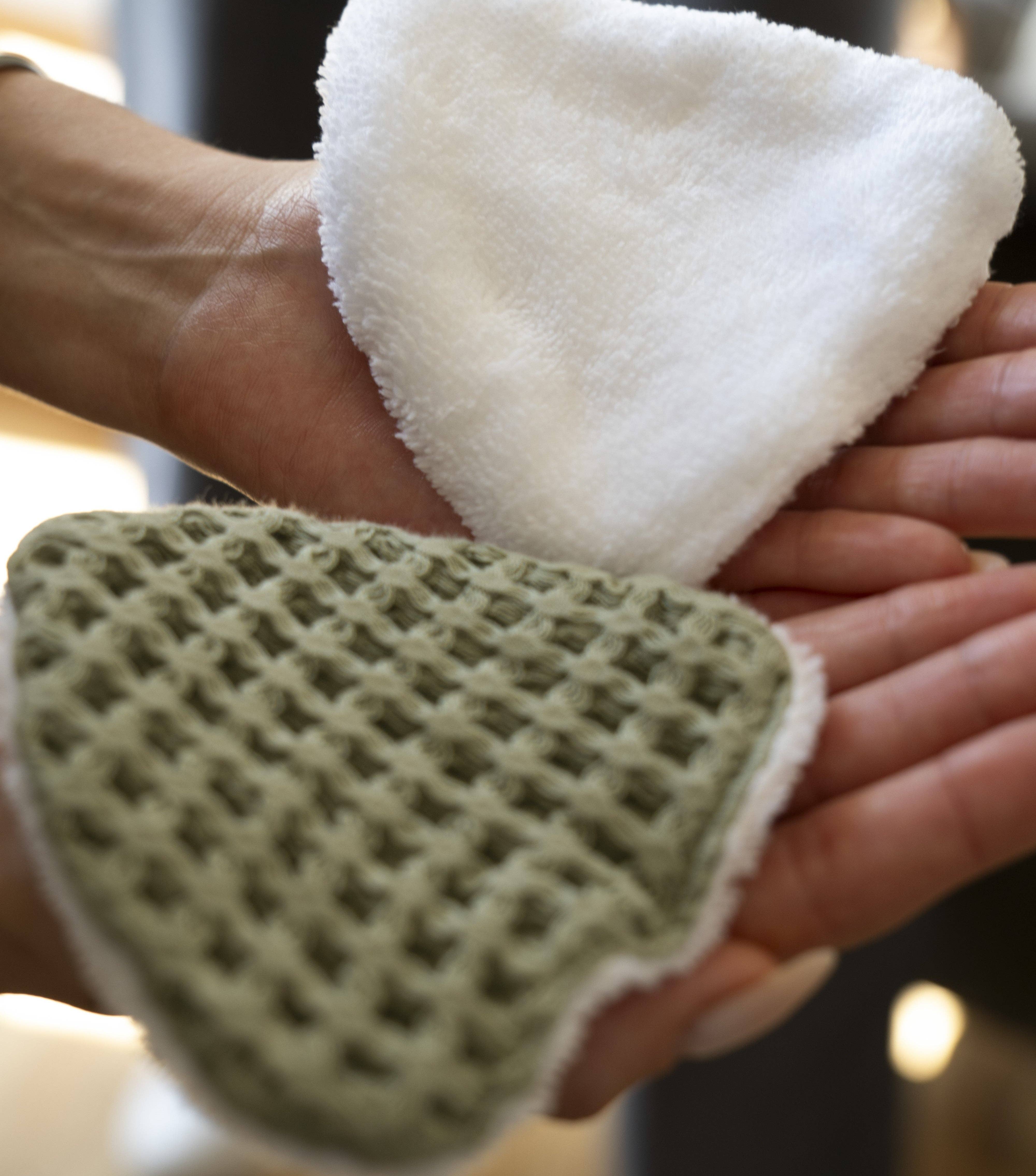 Lumä - Wholesale Makeup Remover - Washable makeup remover pads + basket12