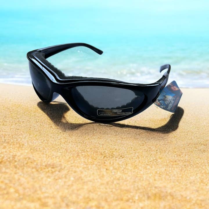 Mountain Shades Redline Zonnebril, Glanzend Zwart met Rooklenzen voor wholesale door Runners Essentials by Without Limits