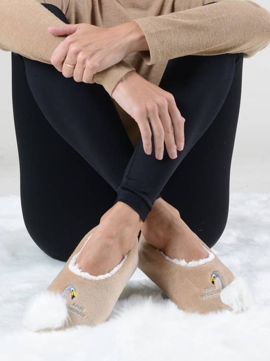 Fuzzy Chevron Pom Pom Tofflor för wholesale av Yelete