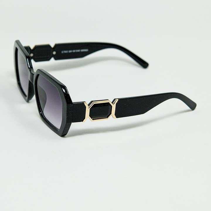 Black Diamond-Shaped Sunglasses and goldden detail for wholesale on Faire1
