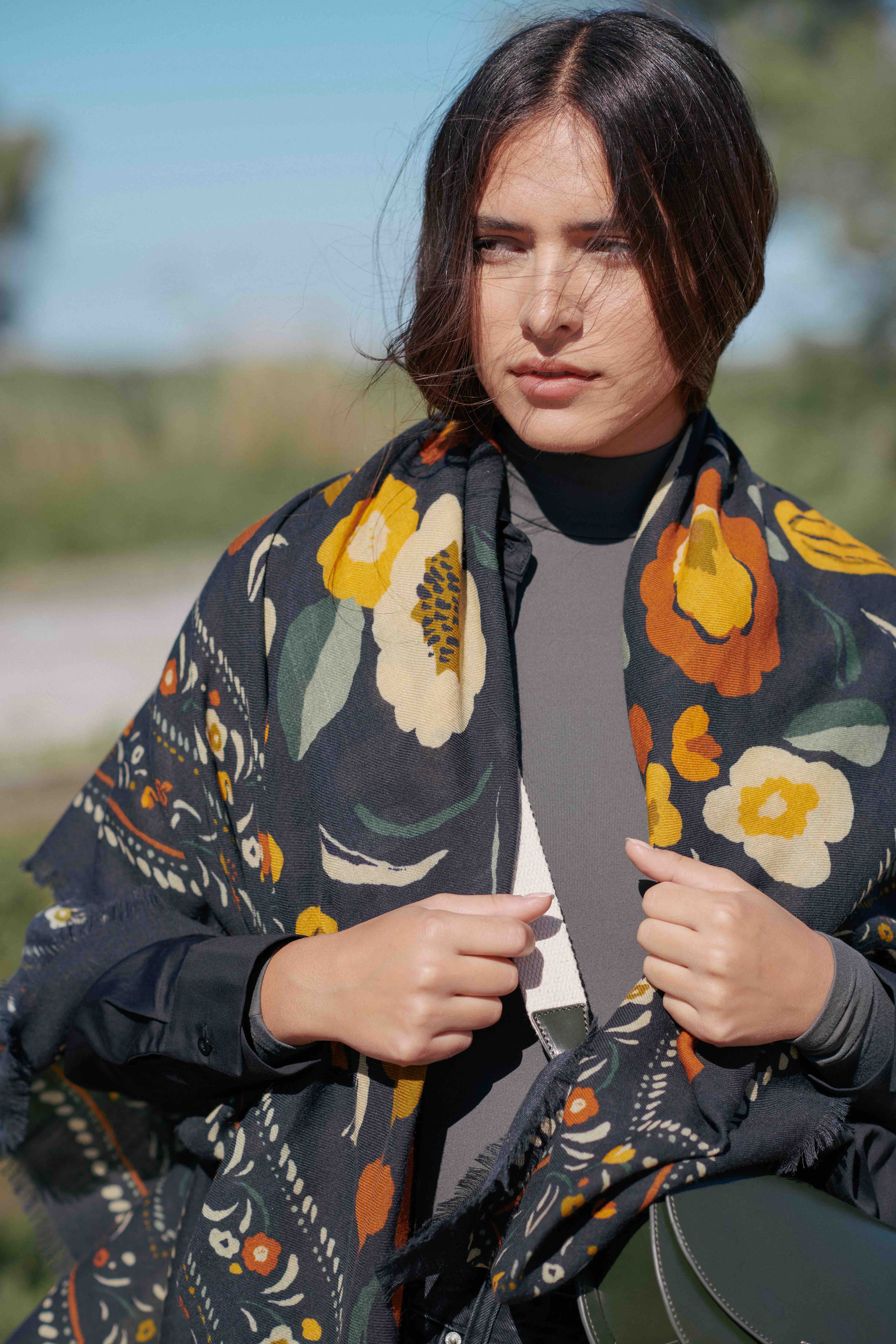 Maradji - Venta al por mayor Bufanda - Mujer - Pañuelo Balkans en crema1