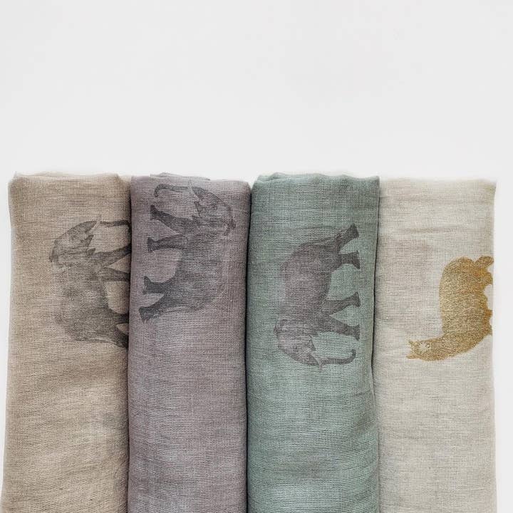 Sommar Swaddle - Effie elefanten Sage för wholesale av Janemade Products