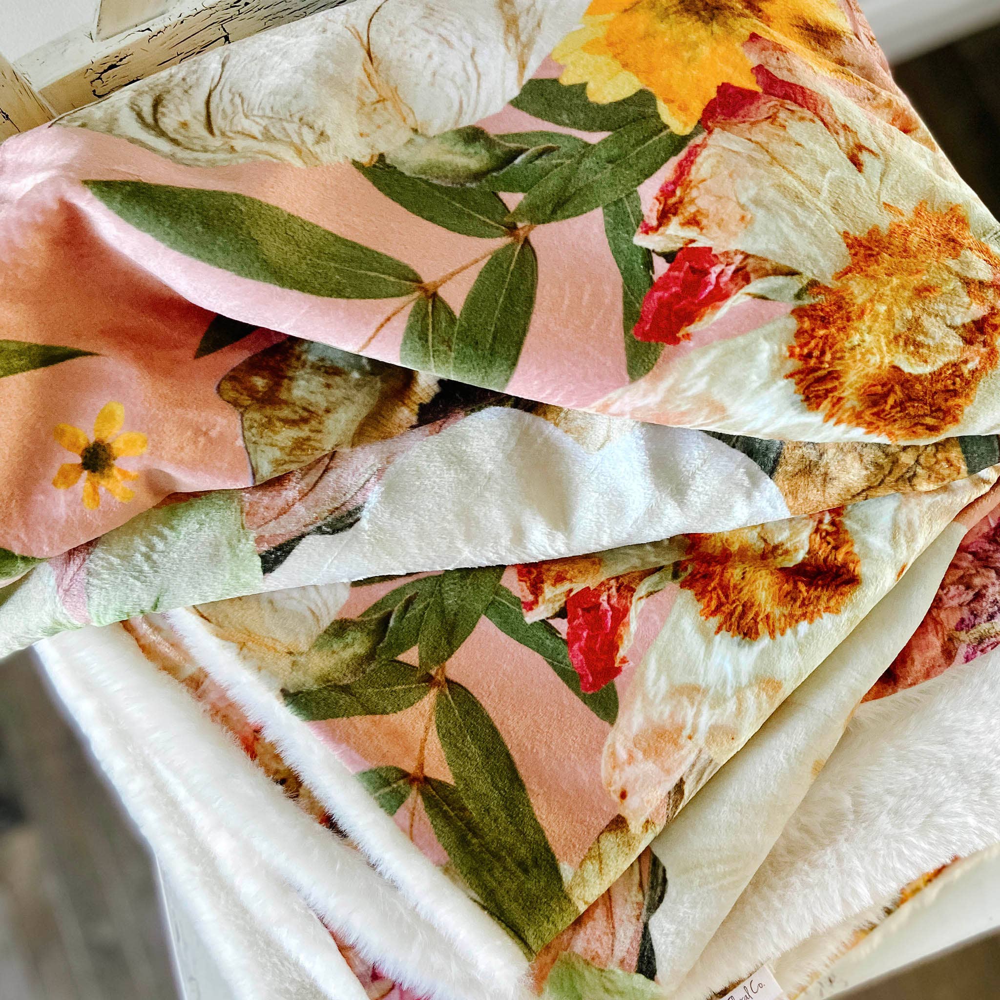 Oxeye Floral Co. - Wholesale Throw Blanket - Peaches & Sunshine Floral Throw Blanket3