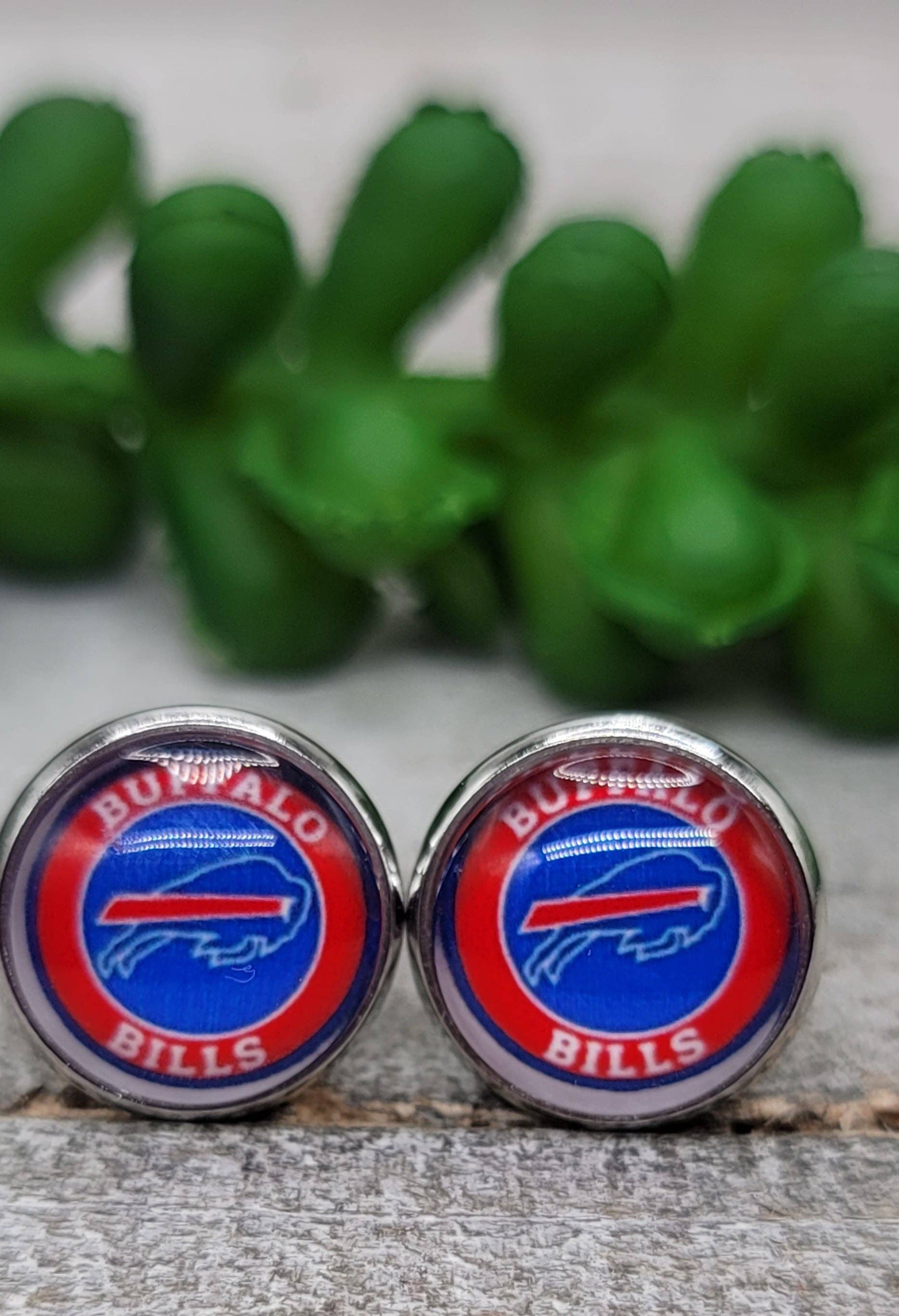 Hylidae Boutique - Wholesale Stud/Post Earrings - Buffalo Bills Football - Circle || 12mm Glass Stud Earrings || Hypoallergenic0