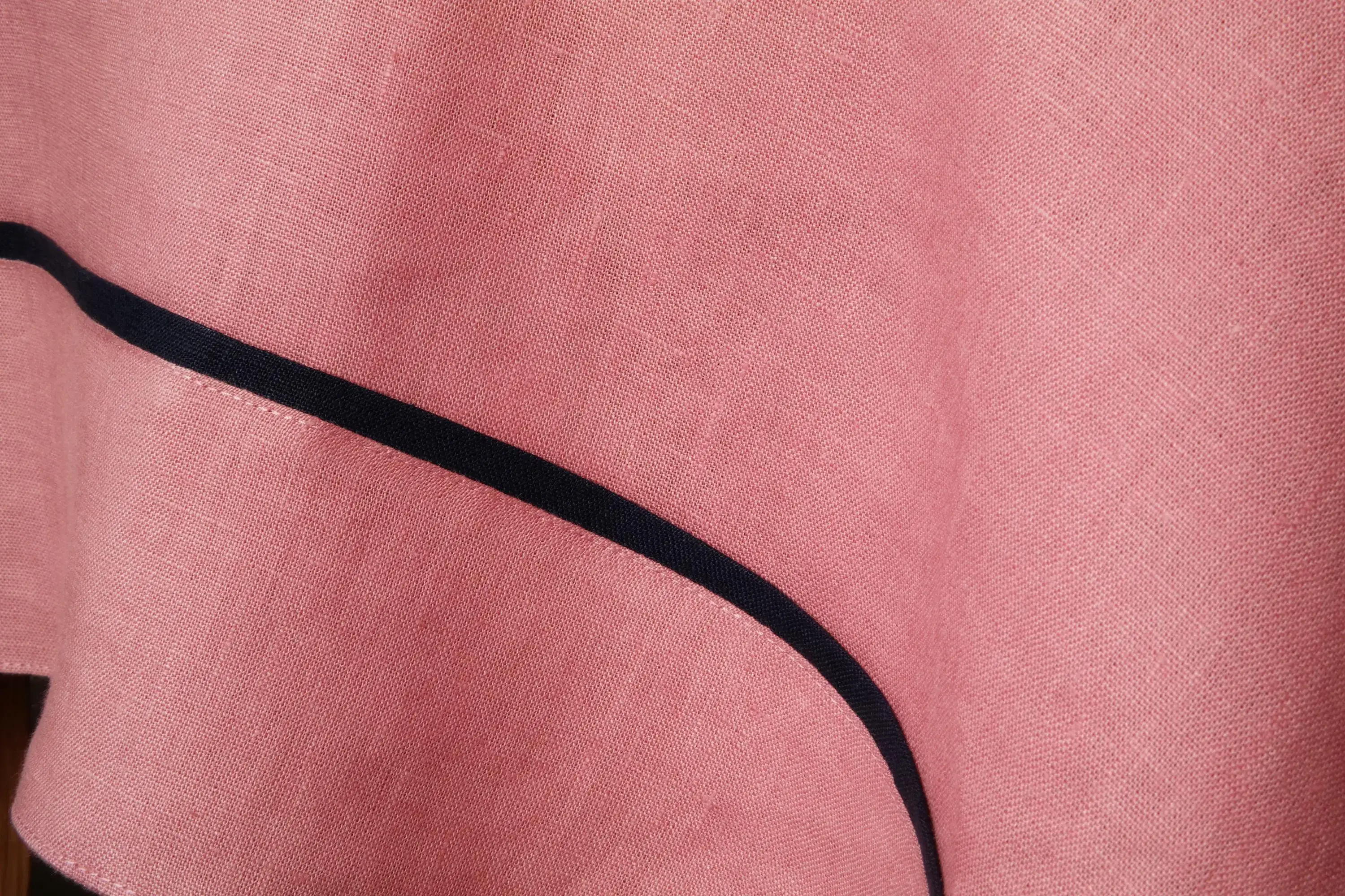 Liem Home - Wholesale Tablecloth - Custom tablecloth with border. Linen tablecloth with edging.2