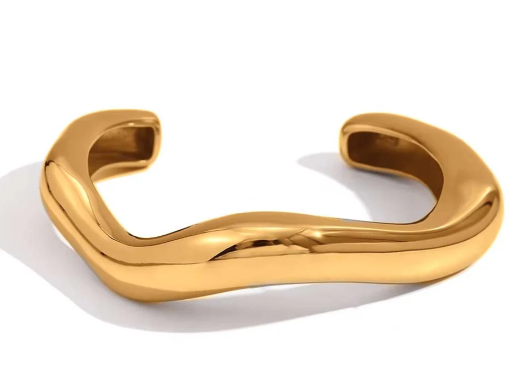 HoopLa – Engroshandel Manchetarmbånd – Redaktionel Wave Cuff Armring-14K Guld PVD- Genanvendt0
