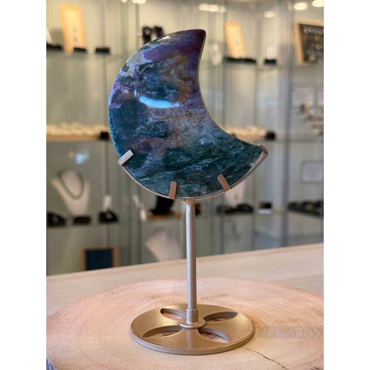 Indiase gekleurde jade maan op standaard - 20cm x 10,5cm - 406g voor wholesale door Crystal Cove Minerals