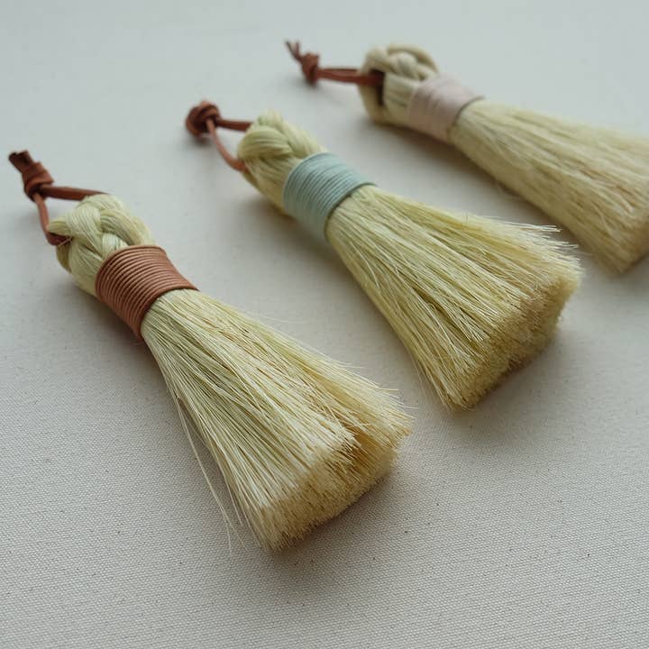 S W E V E N - Wholesale Broom - Round Whisk Table Broom | Handmade | Tampico | Minimal5