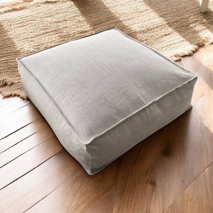 Minimal Cru puff – skickas endast inom Europa – 60x60x20 cm för wholesale av Artisan by MF
