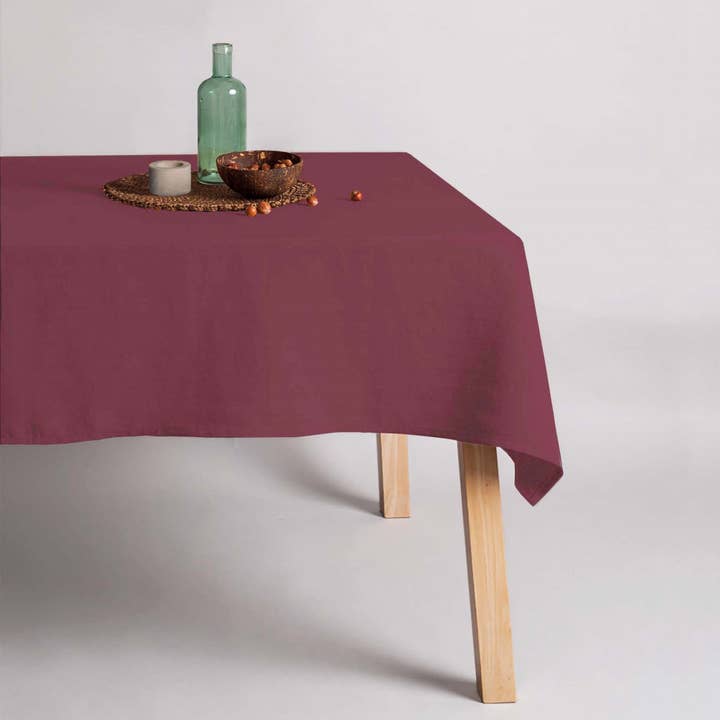 100% Burgundy Linen Tablecloth for wholesale by SG HOGAR
