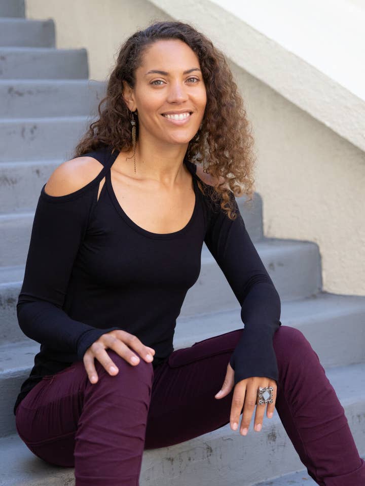 CARAUCCI - Wholesale Knit Top - Women's - Peekaboo Long Sleeve Top25