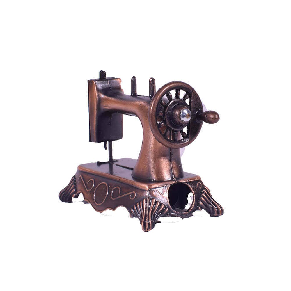 giftland – wholesale Pennvässare – Vintagestil liten pennvässare i bronsform av symaskin1