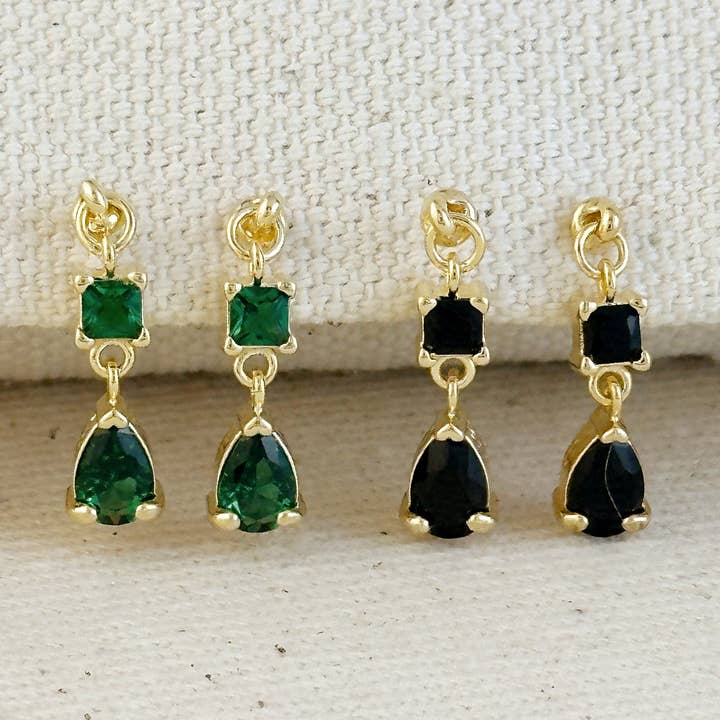 Boucles d'oreilles pendantes en or rempli 18k avec zircons cubiques colorés de formes variées pour la vente par GoldFi