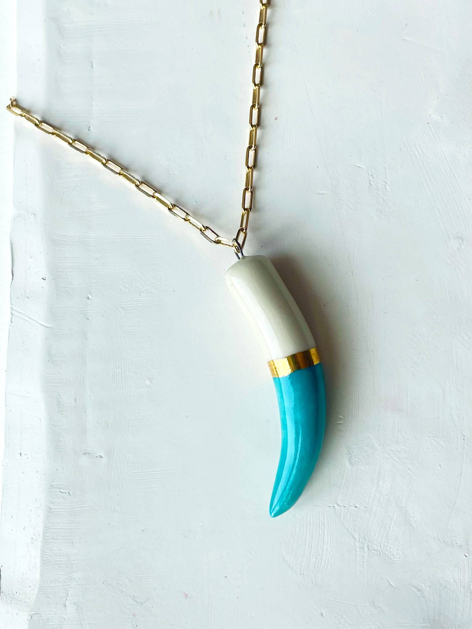 Carola Spitzer – wholesale Pendant/charm necklace – Shark tooth necklace8