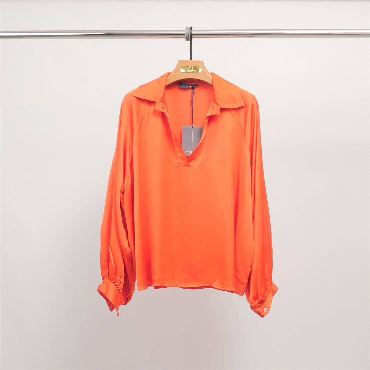 Cecile Wang – Engroshandel Tunika - Dame – Flydende tunika med V-hals og lange ærmer KD7365VS-243