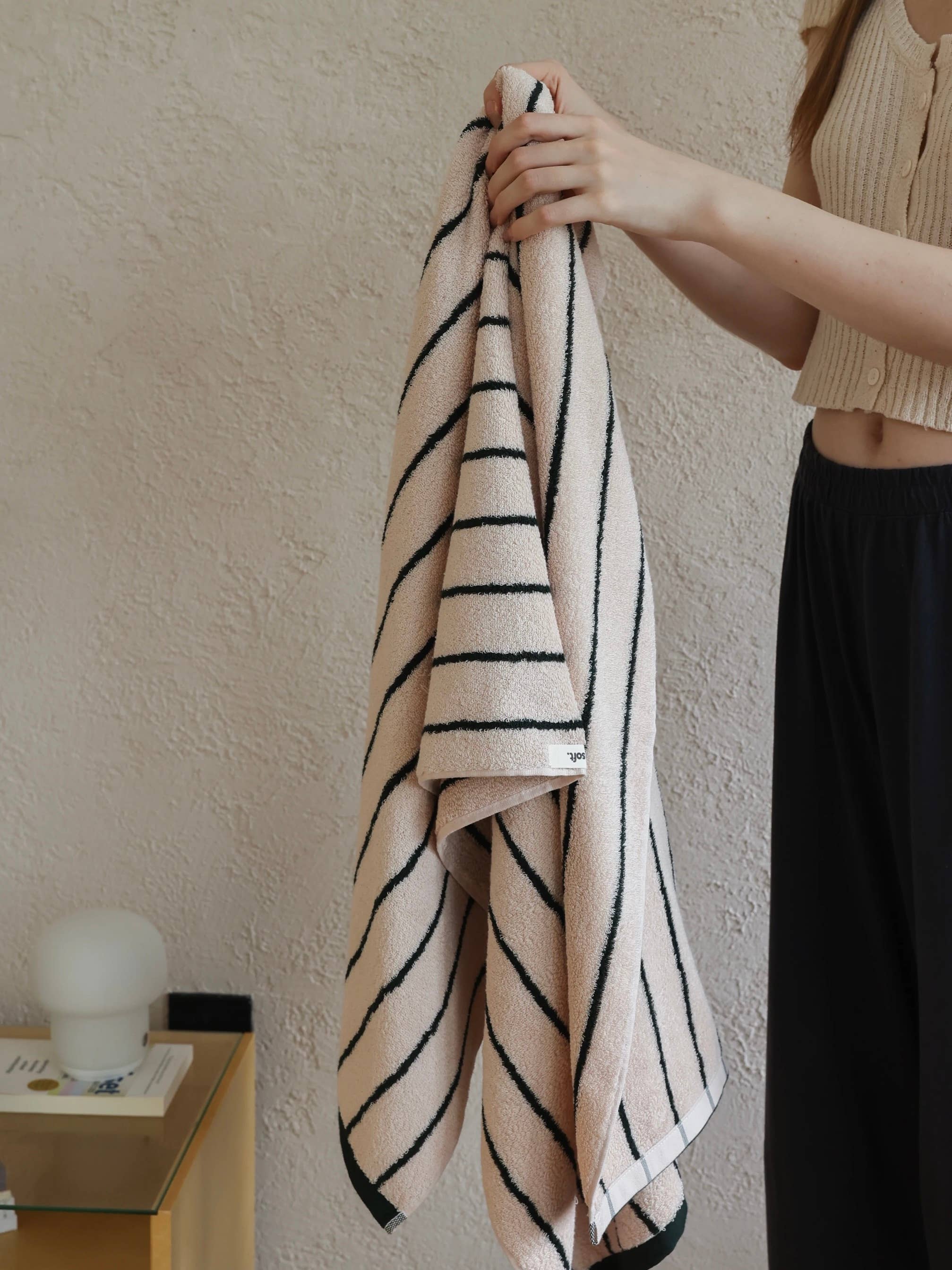 INSPECIAL HOME - Wholesale Bath Towel - 100% Cotton Retro Earthy-tone Pinstripe Soft Plush Towel 26