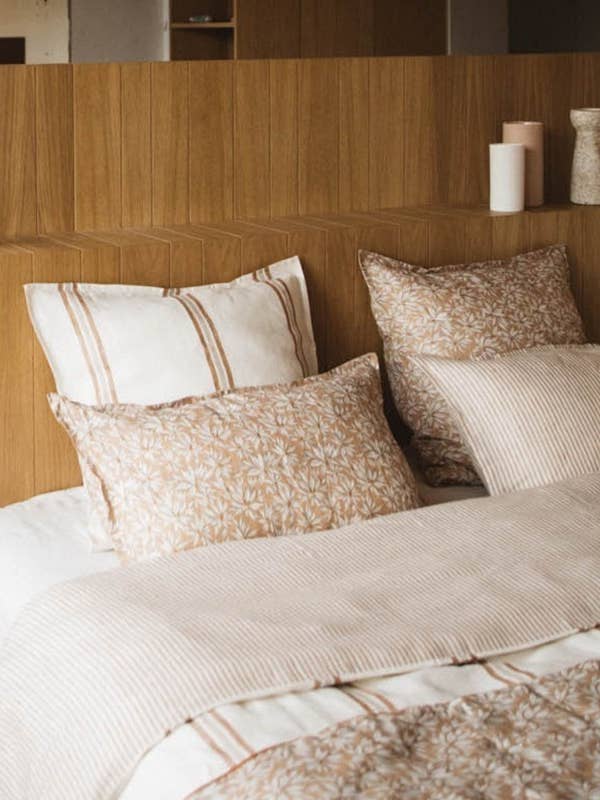 Washed linen pillowcase Coffee/Milk for wholesale by Gabrielle Paris