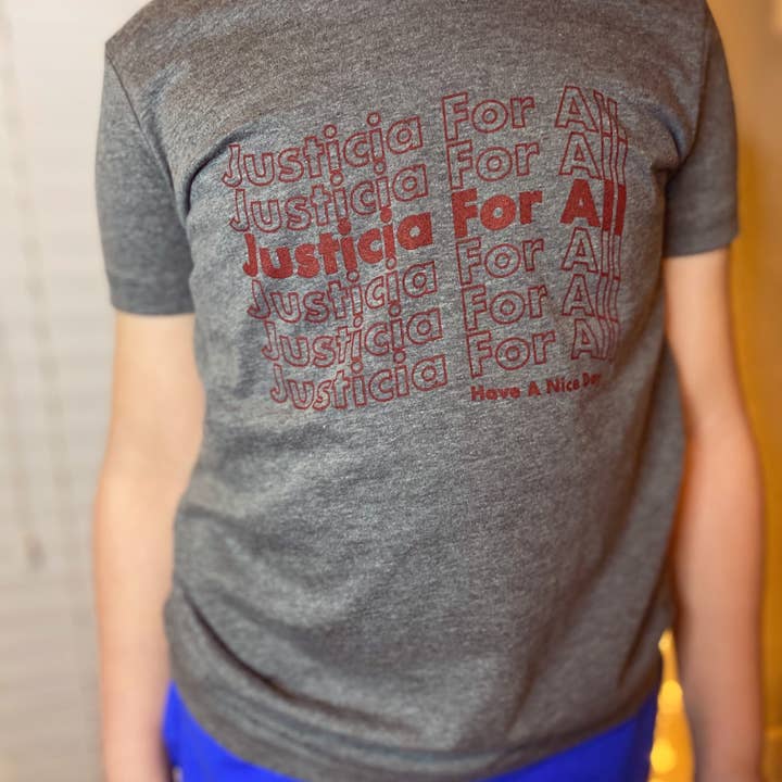 Justicia voor alle jongeren (grijs) voor wholesale door Vida + Wild