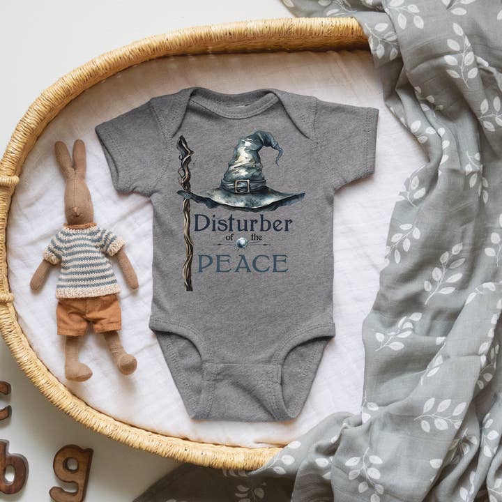 Disturbatore della Pace LOTR Body Nerd per Bambini Body per Neonati© per la vendita all'ingrosso da parte di Keen Bee Studio