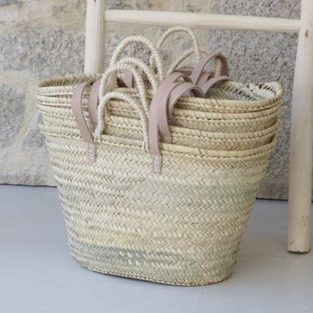 Panier de plage en paille fait main avec poignées en cuir pour la vente par HandmadeBestSeller