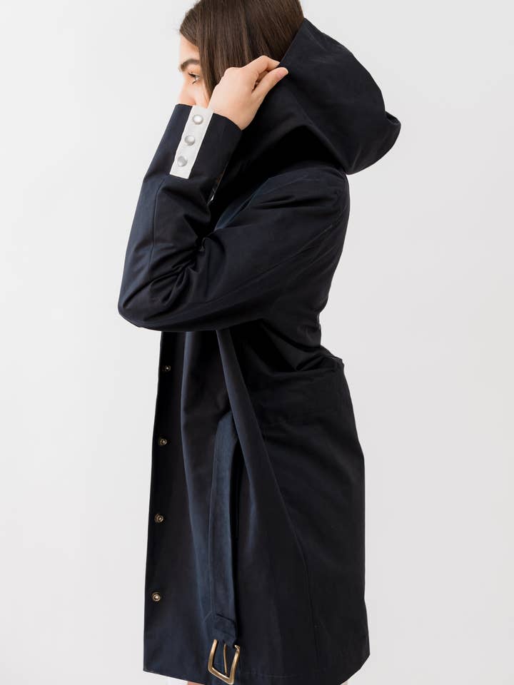 Simon Imperméable pour la vente par KATIE FARNAN