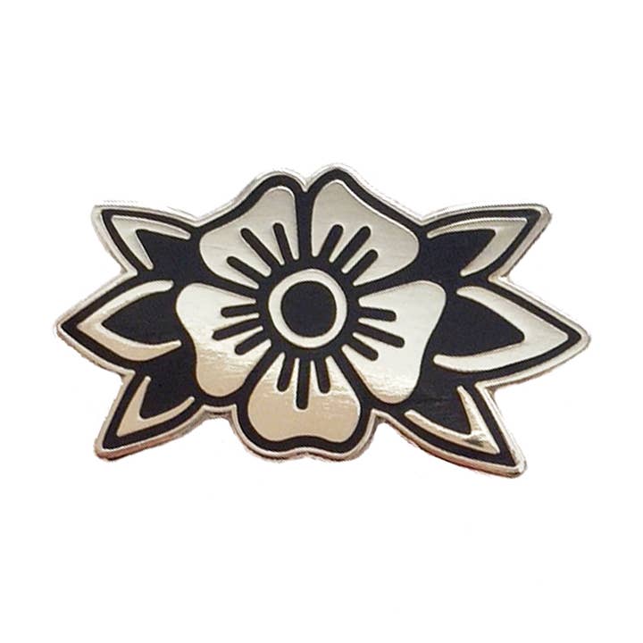 Cousins Collective – wholesale Lapel pin/button – Traditional Flower Enamel Pin Badge - Silver0