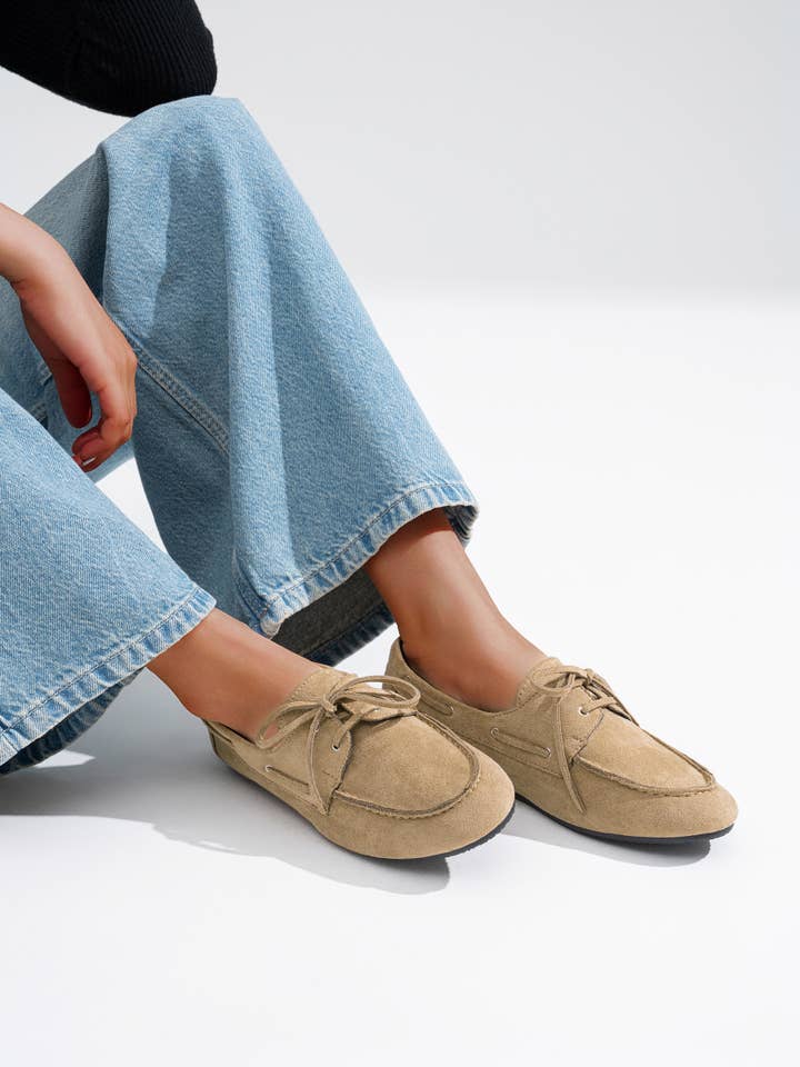 CEREZA - Wholesale Loafers - Women's - NAUTICAL SUEDE LOAFER WITH LACES2