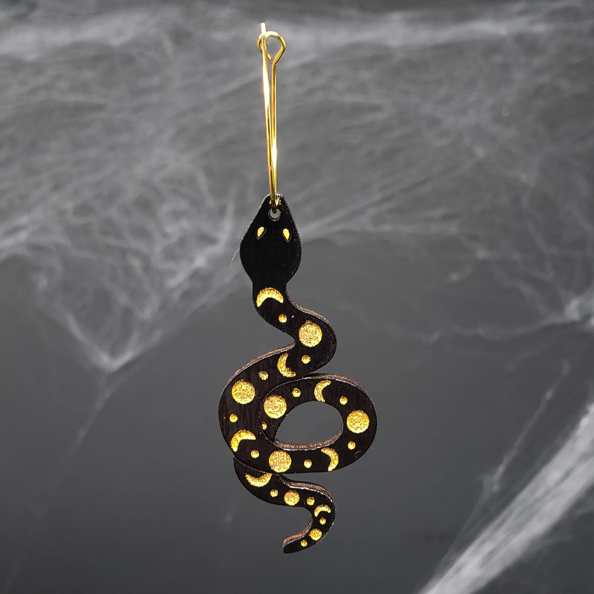 Le Chic Miami - Vendita all'ingrosso Orecchini a cerchio - Orecchini a Cerchio Moon Phases Snake2