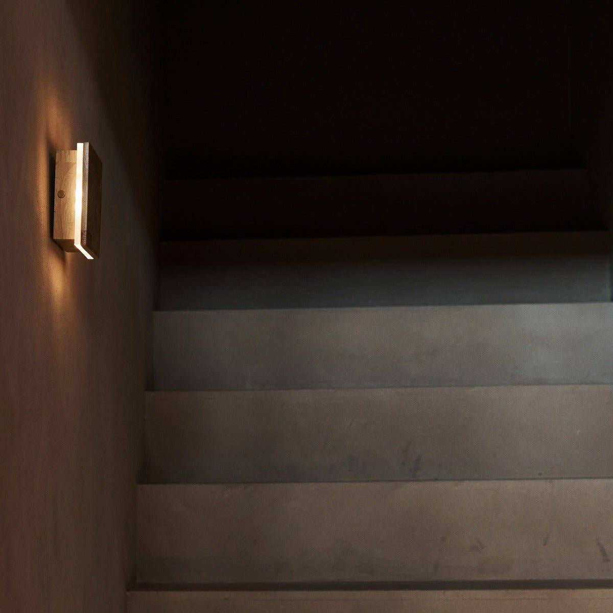 Tavellio - Vente Appliques - Applique murale sans fil Lane Light marron clair | Design rechargeable et dimmable5