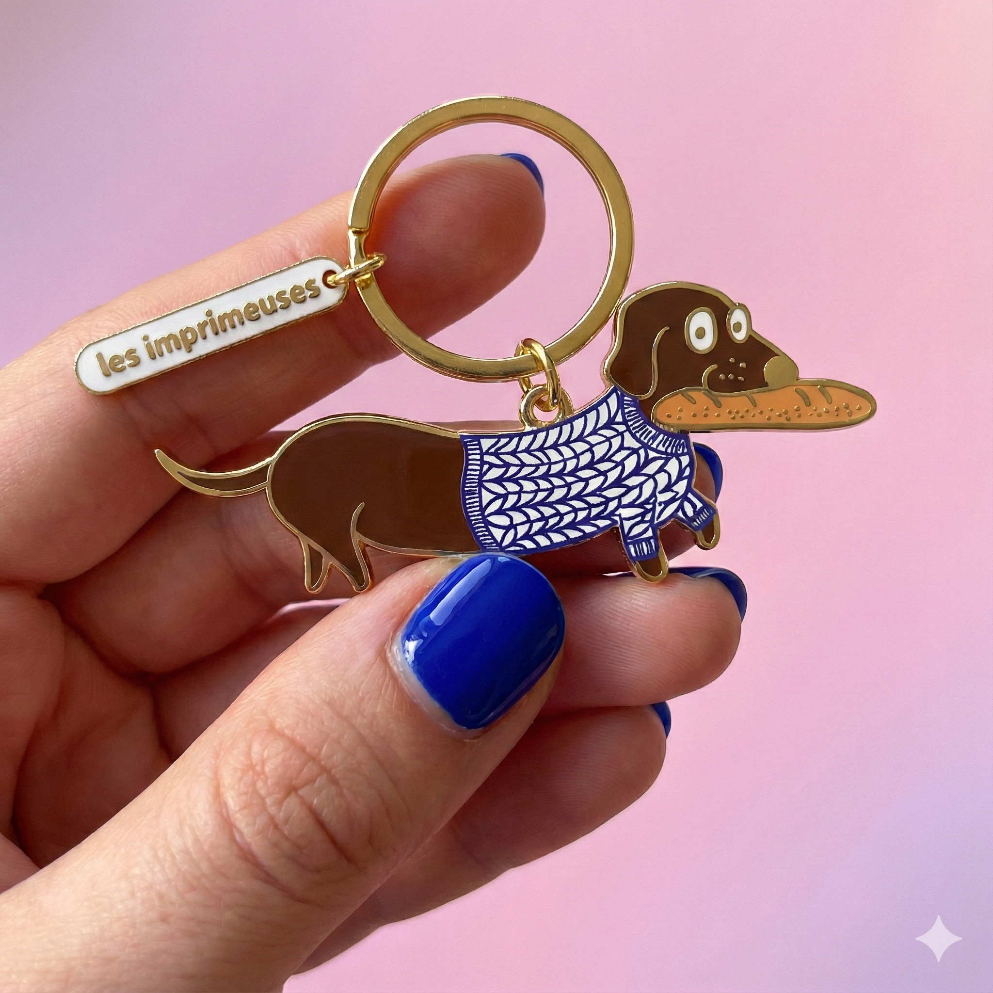 LES IMPRIMEUSES – wholesale Nål och knapp för kavajslag – Pin’s Fransk Korv – Parisisk Tax – Begränsad Upplaga – Les Imprimeuses2