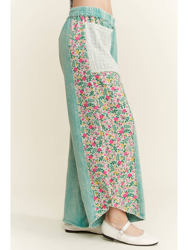 J.Her - Wholesale Pants - Women's - MineralWashed Floral Sided Cropped Pants HP6539