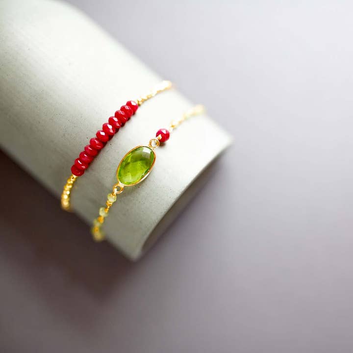 Armbandenset: Peridotkwarts & Rode Jade voor wholesale door Parken Jewelry