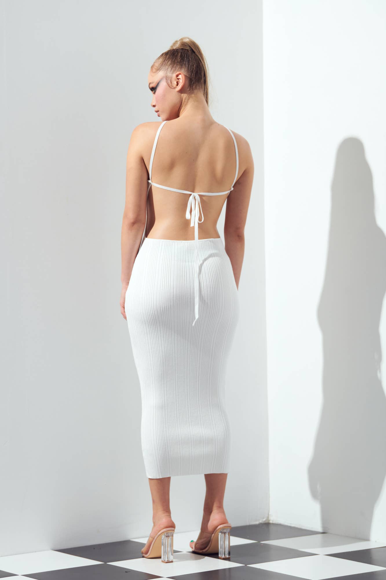 WFFS - Vente Robe – femme - Robe midi en maille avec col halter9