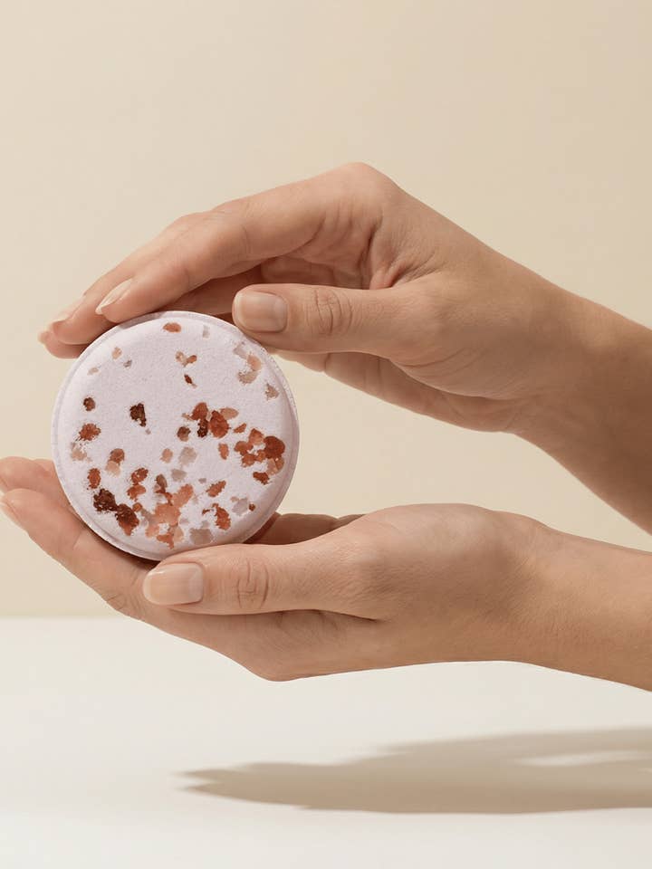 Vapeur de Douche Ciel Lavande pour la vente par Willow and Raven