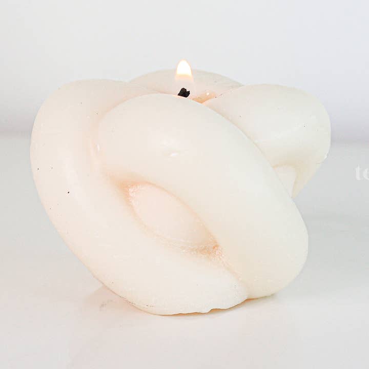 Small Knot Candle for wholesale by teddy b candles