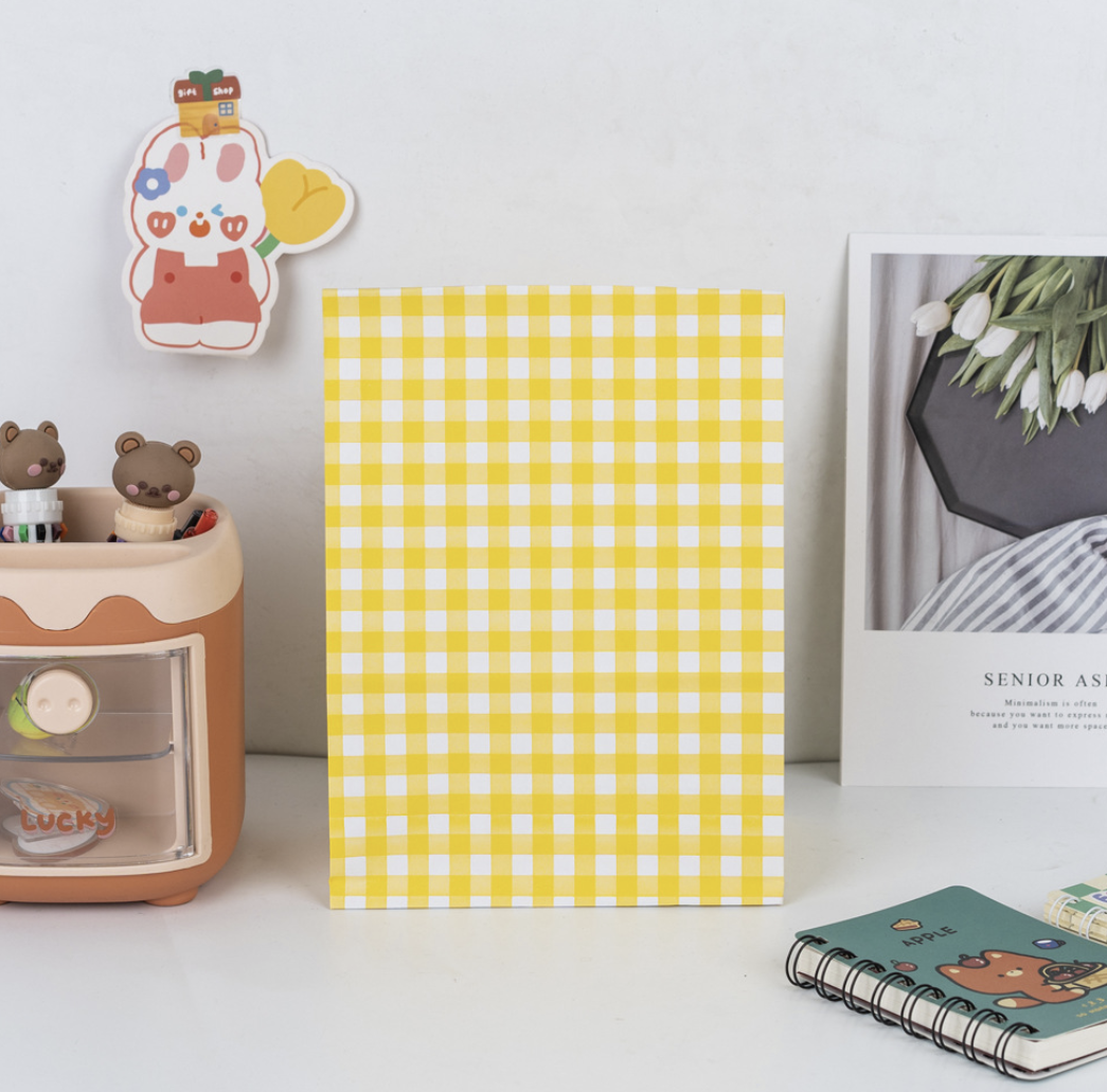 ByHome – Saco de presente por atacado – 25 sacolas de papel dobrável xadrez pastel em 3 cores9