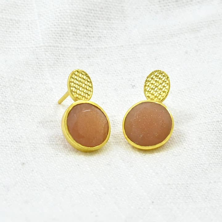 Schmuckoo Berlin – wholesale Stud/post earrings – Marika Stud Earring Gold Silver 925 - Peach Moonstone0