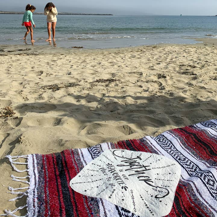 Couverture mexicaine « Together » - Bordeaux | Plage, camping, yoga pour la vente par Lil Be
