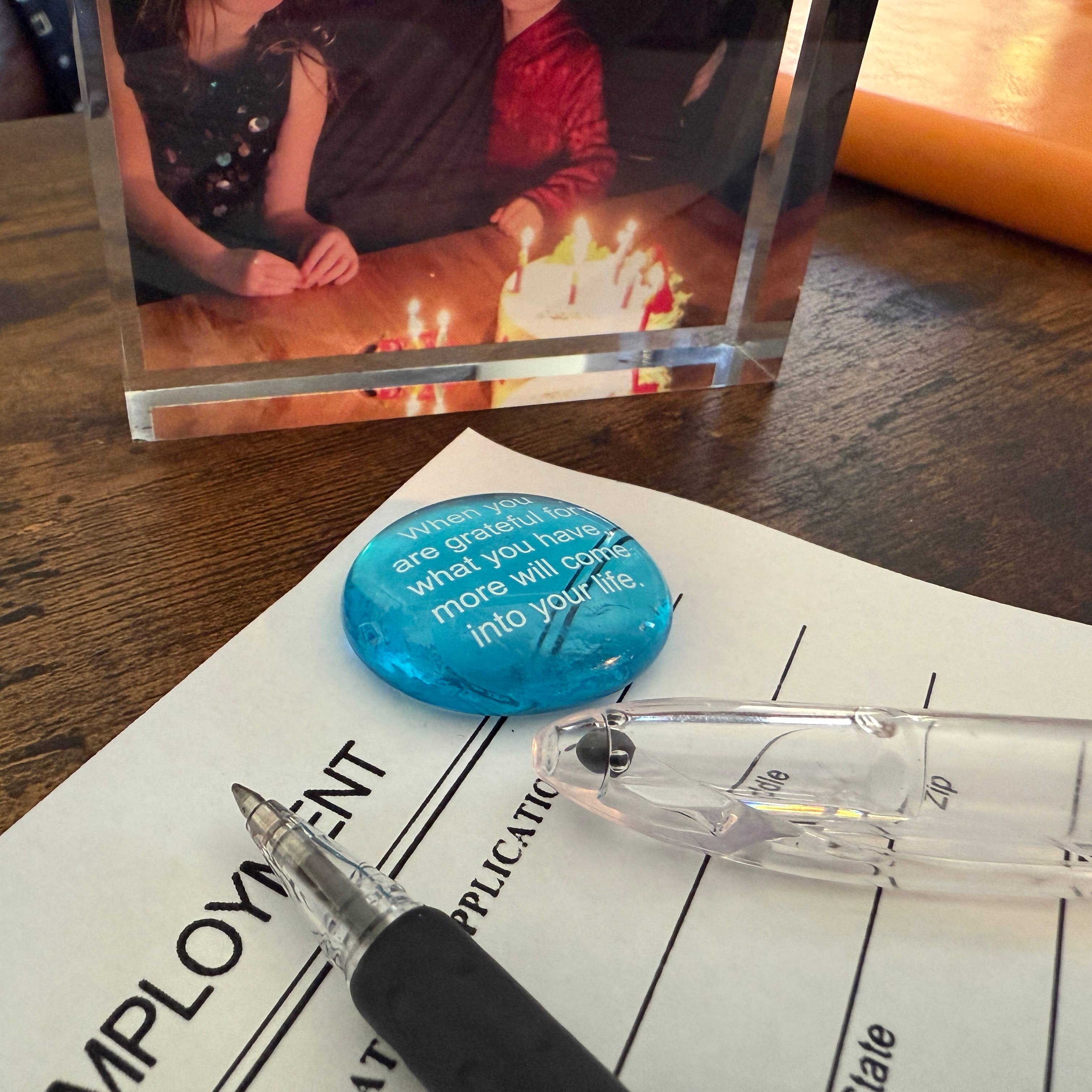 Lifeforce Glass, Inc. - Wholesale Keepsake Coin/Token - Encouragement Assortment, 100 Glass Positivity Word Stones2